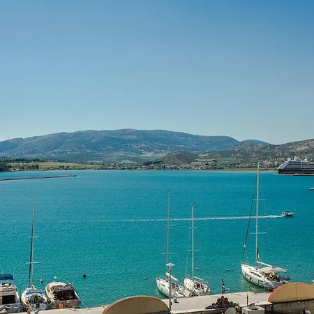 Cozy Seaside Penthouse With Sea & Mountain View. * Βόλος
