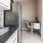Apartment Cozy Seaside Penthouse With Sea & Mountain View. Volos