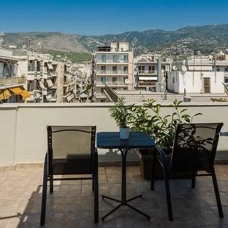 Cozy Seaside Penthouse With Sea & Mountain View. 아파트 볼로스