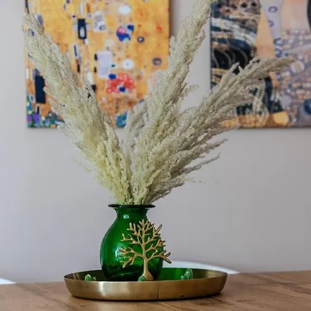 Cozy Seaside Penthouse With Sea & Mountain View.