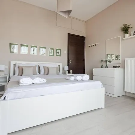 Cozy Seaside Penthouse With Sea & Mountain View. 아파트 볼로스