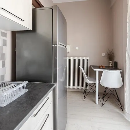 아파트 Cozy Seaside Penthouse With Sea & Mountain View. 볼로스